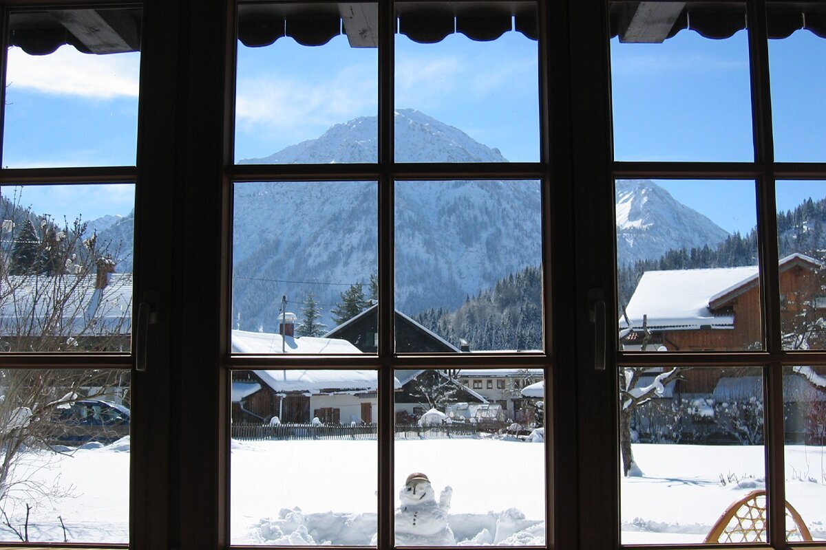 Vinterforberedelser: Slik sikrer du at vinduene tåler snø og kulde