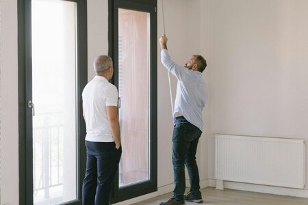 Hvordan ta riktige mål til nye vinduer – steg for steg for norske boliger