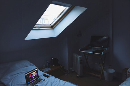 Takvinduer og loftsvinduer – slik får du mer dagslys på loft, bad og hems