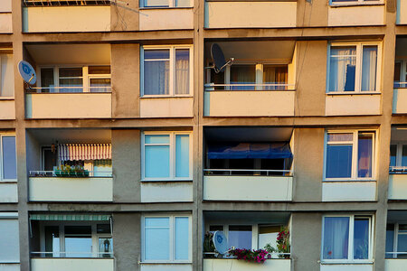 Vinduer og dører i leilighet og borettslag – hva kan du egentlig bestemme selv?