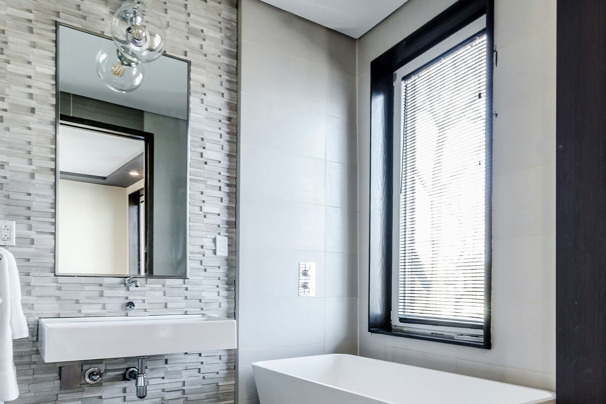Bad og våtrom: Slik velger du riktige dører og vinduer