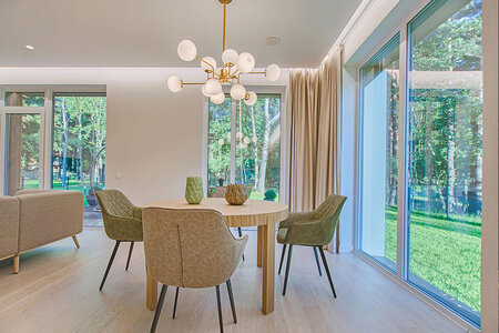 Vinduer til funkishus og moderne boliger – store glassflater uten å miste komforten